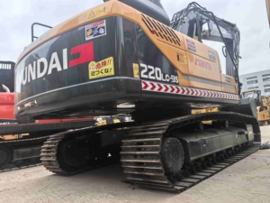 Excavatrice sur chenilles Hyundai R220-9S d'occasion, 21,9 tonnes, avec moteur Cummins, hydraulique HYUNDAI, 100-3000 heures, construction durable - Product Image 2