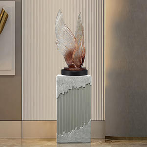 Moderne haut de gamme sens grand affichage ornement bureau salon résine transparente sculpture maison hôtel décoration douce - Product Image 3