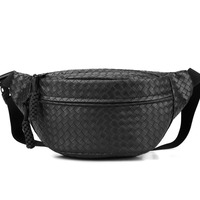 Sac bandoulière sportif décontracté tricoté à la machine, style européen simple et élégant, un article tendance incontournable.