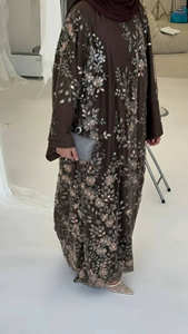 Robe longue de soirée Abaya de luxe Loriya brodée et perlée pour femmes musulmanes, tenue de soirée islamique modeste de Dubaï - Product Image 3