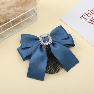 Accessoires de coiffure professionnels en gros : fleurs pour cheveux, nœuds en maille, coiffes pour infirmières, hôtels, banques, serveurs, et décorations capillaires pour fêtes - Product Image 4