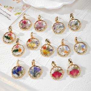 Pendientes Colgantes de Resina con Flores Secas, Pendientes Colgantes en Tono Dorado, Joyería Floral Redonda para Mujer, para Fiestas - Product Image 1