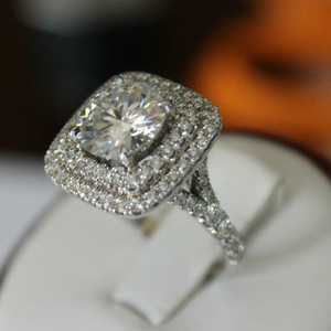 CAOSHI, joyería de lujo, anillos de circón chapados en plata, anillos de promesa de boda con diamantes de moissanita imitados Micro pavimentados para mujer - Product Image 1