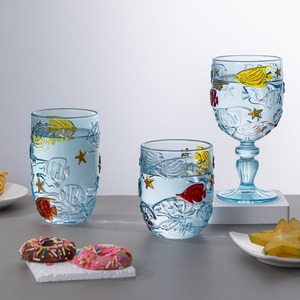 Verre à boire en verre bleu gaufré motif poisson tropical, verres colorés peints à la main représentant la vie marine, tasses pressées à la machine pour pique-niques - Product Image 4