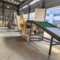 Ligne de production automatique multifonctionnelle de décomposition pour modules solaires