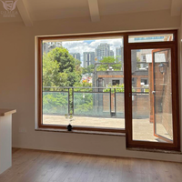 Fenêtre à battants en bois recouvert d'aluminium avec double vitrage isolant, design personnalisé, style européen DEMEA, pour villa de luxe.