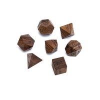 Ensemble de dés polyédriques carrés en bois personnalisables faits à la main OEM/ODM avec 7 pièces pour les jeux de rôle