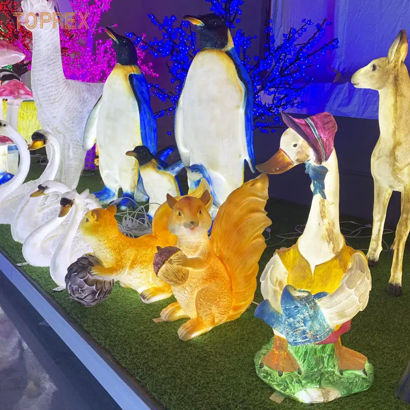 Statues de jardin en résine LED en fibre de verre 3D sur mesure Canards et oies Poulet pour la décoration extérieure du parc à thème de Noël