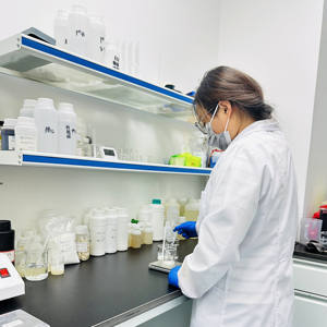 Lichtgele Vlok Kationisch <span class=keywords><strong>Ph</strong></span> 4.0-7.0 Koud-Water Oplosbaar Onthardingsmiddel Voor Textielafwerking RS-CWF - Product Image 4