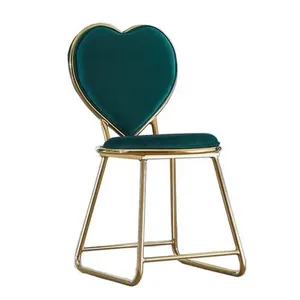 Elegante Silla con Respaldo de Terciopelo Colorido y Patas de Metal - Product Image 4