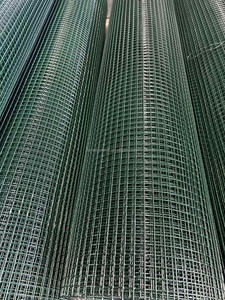 Grillage soudé en PVC vert foncé pour clôture de ferme, agriculture et industrie - Product Image 5