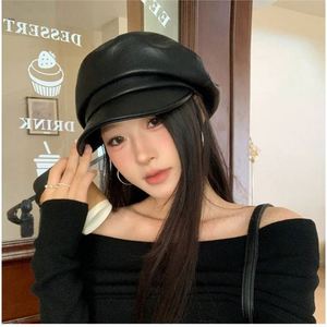 หมวกเบเร่ต์หนัง PU สไตล์อังกฤษย้อนยุคสำหรับผู้หญิง แฟชั่นเรียบง่ายสำหรับฤดูใบไม้ร่วงและฤดูหนาว - Product Image 2