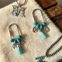 Porte-clés Bohème Western Cowgirl avec pompon perlé turquoise, breloques en métal (cactus, botte de cheval) et mousqueton pour sac