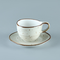 Tasses, soucoupes et assiettes en céramique rétro colorées uniques, services à thé, café et expresso en porcelaine pour la maison et le café