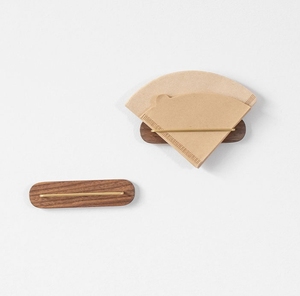 Dispensador de Papel Filtro de Madera Clásico para Café de Goteo Manual, Dimensiones 17*6*3CM, Uso en Casa y Restaurantes, Almacenamiento Conveniente - Product Image 1