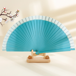 Éventail pliant classique en bambou massif espagnol de 23 cm, sculpté à la main, idéal pour les mariages et événements européens – Vente en gros - Product Image 3