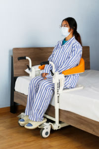 最新の革新的な製品電気高さ調整患者移動トイレ移動ホイールチェア患者リフトリモコン付き - Product Image 6