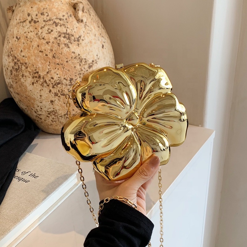 Pochette Da Sera In Pizzo Bianco Con Catena: Borsa Elegante A Tracolla Per Matrimoni E Feste - Ideale Per Un Look Glamour
