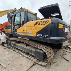 Excavatrice sur chenilles hydraulique Hyundai 22,5 tonnes 225LC-9T d'occasion, peinture d'origine, moteur Cummins, pour travaux de construction - Product Image 2