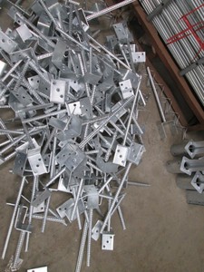 Ancres de <span class=keywords><strong>poteau</strong></span> en forme de L galvanisées robustes, ancrages de <span class=keywords><strong>pied</strong></span> de clôture - Product Image 5