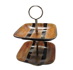 Support à gâteau rectangulaire à deux niveaux en aluminium naturel fait main, plateau ou support de service et de rangement pour aliments - Product Image 4