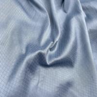 Poignée et drapé très doux similaire au tissu à l'acide acétique 100% tissu satiné en polyester tissu satiné jacquard rayé