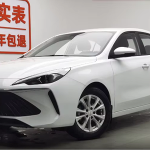 2023 Roewe I5 30k kilométrage berline compacte à <span class=keywords><strong>essence</strong></span> véhicule à engrenages manuels voitures d'occasion même moteur de MG5 pas cher <span class=keywords><strong>prix</strong></span> réel - Product Image 1
