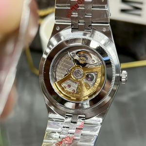 นาฬิกาดำน้ำหรู VSF รุ่น 8806 ไทเทเนียม สำหรับ<span class=keywords><strong>เจมส์</strong></span> <span class=keywords><strong>บอนด์</strong></span> <span class=keywords><strong>007</strong></span> รุ่นที่ดีที่สุด นาฬิกาข้อมือแบบอนาล็อกสำหรับผู้ชาย หน้าปัด 42 มม. ตัวเรือนสแตนเลส - Product Image 4