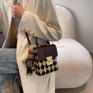 Bolso de Marca Francés Vintage de Moda con Juguete, Bolso Popular para Chicas y Mujeres, Bolso Bandolera - Product Image 4