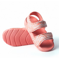 Nouvelles sandales d'été imperméables pour enfants, motif petit canard jaune, antidérapantes avec fermeture Velcro, lumineuses dans le noir
