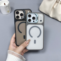 Coque de téléphone de luxe 2026 à surface toucher peau, avec support magnétique en alliage pour iPhone 17 Pro Max – Vente en gros