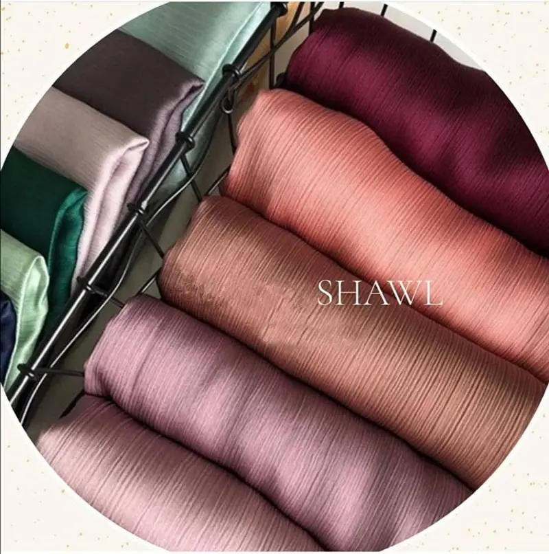 Nuovo stile di alta qualità in Chiffon raso Hijab plissettato soleggiata sciarpa/scialle stampato con Logo servizio diretto Malaysia