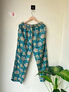 Ensemble de pyjama en coton fait main indien, vêtements de nuit, pyjama en coton doux, imprimé à la main, motif floral jaipuri, vêtements de détente, ensemble de pyjama - Product Image 3