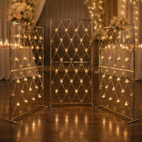 Nouveaux accessoires de mariage : Grilles suspendues en fer électroplaqué, écrans de scène, étagères de fond et arches extérieures