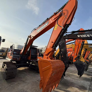 Excavatrices de taille moyenne Doosan DX300, DX225, DX350, excavatrices d'occasion de 30 tonnes, 22 tonnes et 35 tonnes, utilisées pour les projets de construction. - Product Image 1