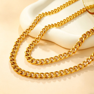 สร้อยคอแบบมินิมอล ขัดเงา สไตล์คิวบา ไม่ลอกสี ชุบทอง สแตนเลสสตีล ทันสมัย - Product Image 2