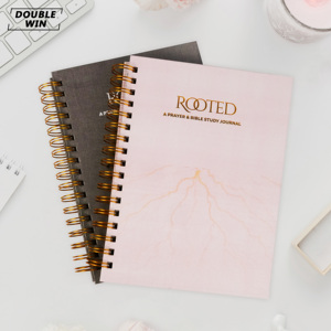 Diario de Estudio Bíblico Personalizado con Tapa Dura de Papel con Logotipo en Dorado, Espiral Metálica Doble y Separadores con Pestañas - Product Image 6