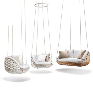 Chaise suspendue en osier robuste pour piscine de complexe hôtelier, mobilier de bord de piscine commercial - Product Image 5