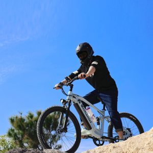 Bicicleta Eléctrica de Suspensión Completa de 27.5 Pulgadas, Almacén en la UE, para Desplazamientos Urbanos y Viajes de Ocio, Bicicleta Ligera para la Ciudad SYX-9300, 4 Modos de Conducción - Product Image 2