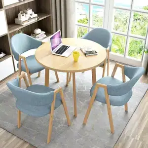 Mesa de negociação de madeira maciça com topo de rocha branco e combinação de cadeiras para pequenas casas, móveis econômicos, mesa de jantar