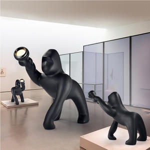 Statue de gorille <span class=keywords><strong>animal</strong></span> en Bronze avec spot lumineux, sculptures de chimpanzé en bronze pour la décoration intérieure - Product Image 4