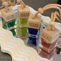Parfum de luxe personnalisé pendentif voiture Logo désodorisant bouteille toute l'huile avec Freesia poire parfum emballage personnalisé Chine
