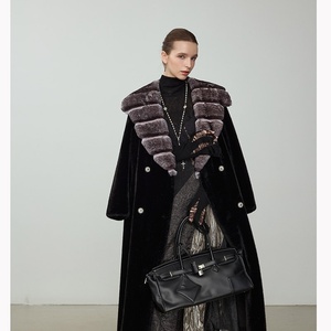 <span class=keywords><strong>Pelliccia</strong></span> Personalizzata Vintage Originale <span class=keywords><strong>di</strong></span> Visone Zibellino <span class=keywords><strong>Nero</strong></span> <span class=keywords><strong>con</strong></span> Cintura e <span class=keywords><strong>Collo</strong></span> a Mantella in Zibellino - Product Image 5