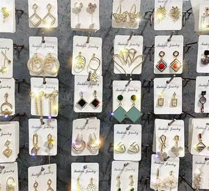 Pendientes al por mayor a precio <span class=keywords><strong>de</strong></span> fábrica: Pendientes <span class=keywords><strong>de</strong></span> cadena <span class=keywords><strong>de</strong></span> moda con circonitas, joyería <span class=keywords><strong>de</strong></span> mostrador para mujer - Product Image 3