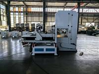 Scie à ruban CNC haute productivité pour la découpe du bois massif destinée aux composants de meubles en Inde
