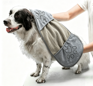 Serviette pour chiens en microfibre ultra absorbante, séchage rapide, sans peluches, épaisse, extra large, avec poches confortables pour les mains, lavable en machine - Product Image 1