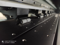 Impresora UV de rollo a rollo de alta calidad 1440DPI 3600DPI para material flexible a base de agua eco-solvente para pequeñas empresas