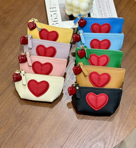 Porte-clés en cuir de vachette première couche, style INS, mignon, avec fermeture éclair, motif cœur, mini porte-monnaie et design rouge à lèvres - Product Image 3