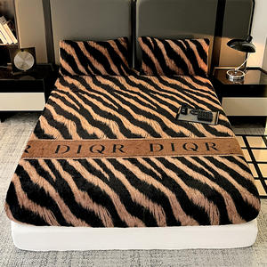 Parure <span class=keywords><strong>de</strong></span> lit en polyester <span class=keywords><strong>de</strong></span> haute qualité, style rétro sauvage, motif <span class=keywords><strong>de</strong></span> <span class=keywords><strong>tigre</strong></span> café, impression et teinture actives, drap-<span class=keywords><strong>housse</strong></span>, taie d'oreiller - Product Image 1