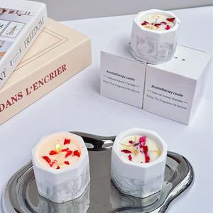 Candela di Lusso Artigianale a Forma di Coppa in Cera di Soia, Profumata, per Regali Romantici, Matrimoni e Capodanno Cinese - Product Image 4